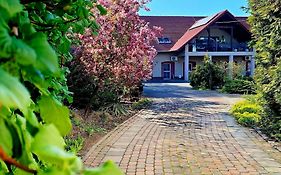 Arkadia Gościniec-klima,parking,ogród